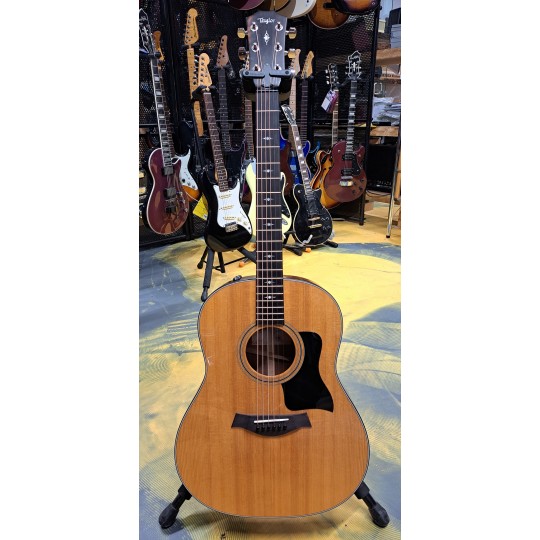 Taylor 317e Westerngitarre B-Stock (Ausstellungstück)