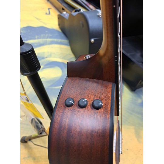 Taylor 317e Westerngitarre B-Stock (Ausstellungstück)